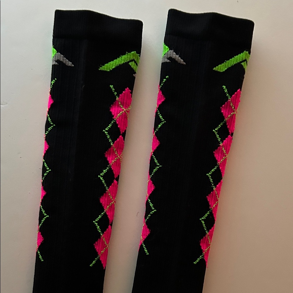 | Pro Compression | Knee-High Compression Socks - Picture 5 of 7